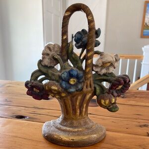 Fabulous door stop in very good vintage condition.